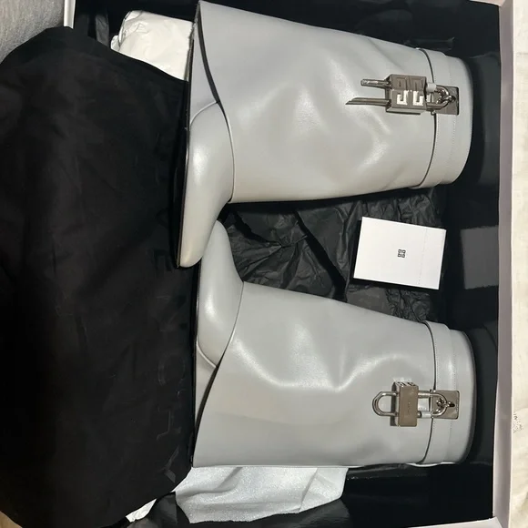 Stylish Gray Leather Boots with Buckle - Picture 1 of 5